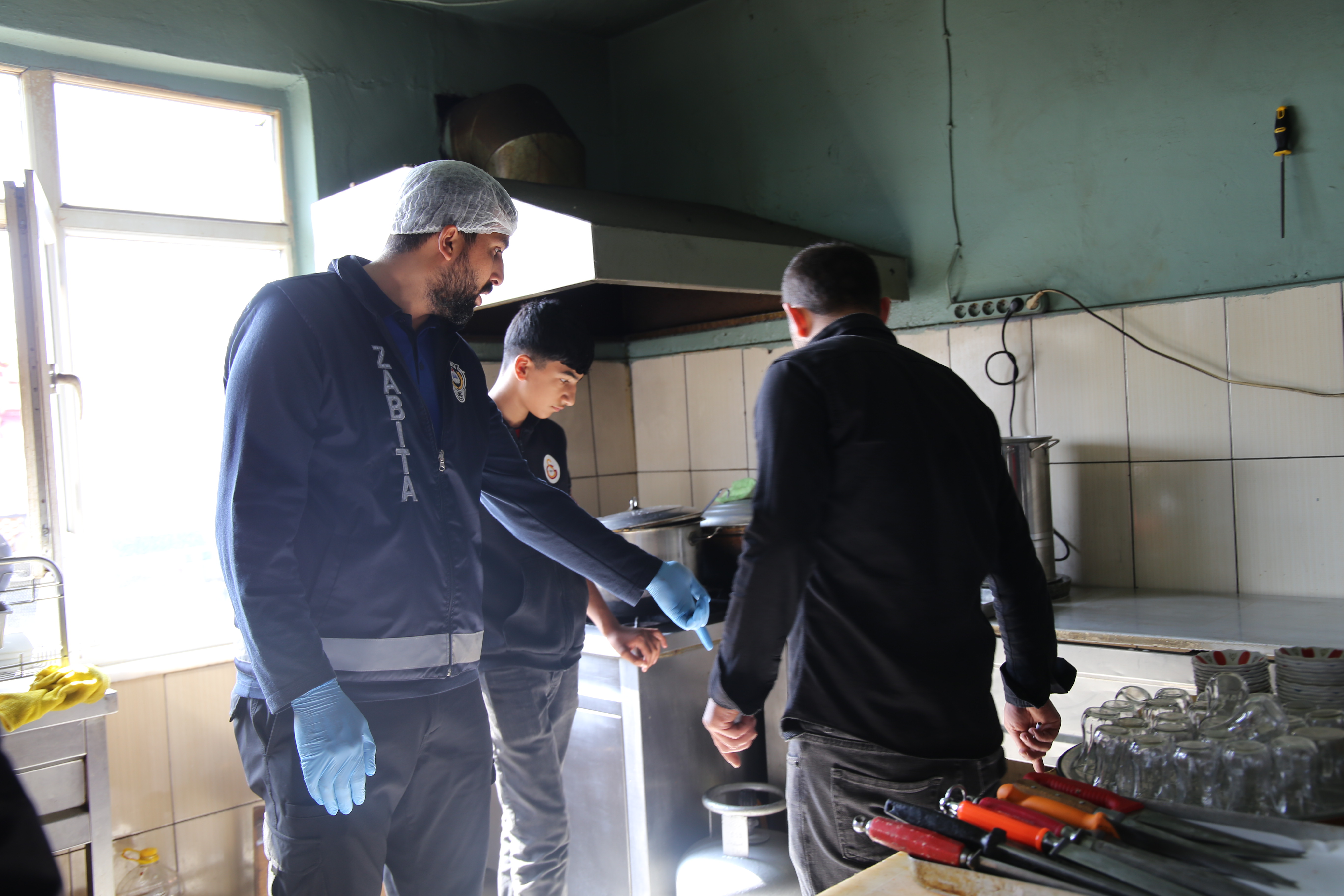 Belediyemiz Zabıta Ekiplerinden Lokantalarda Gıda ve Hijyen Denetimi