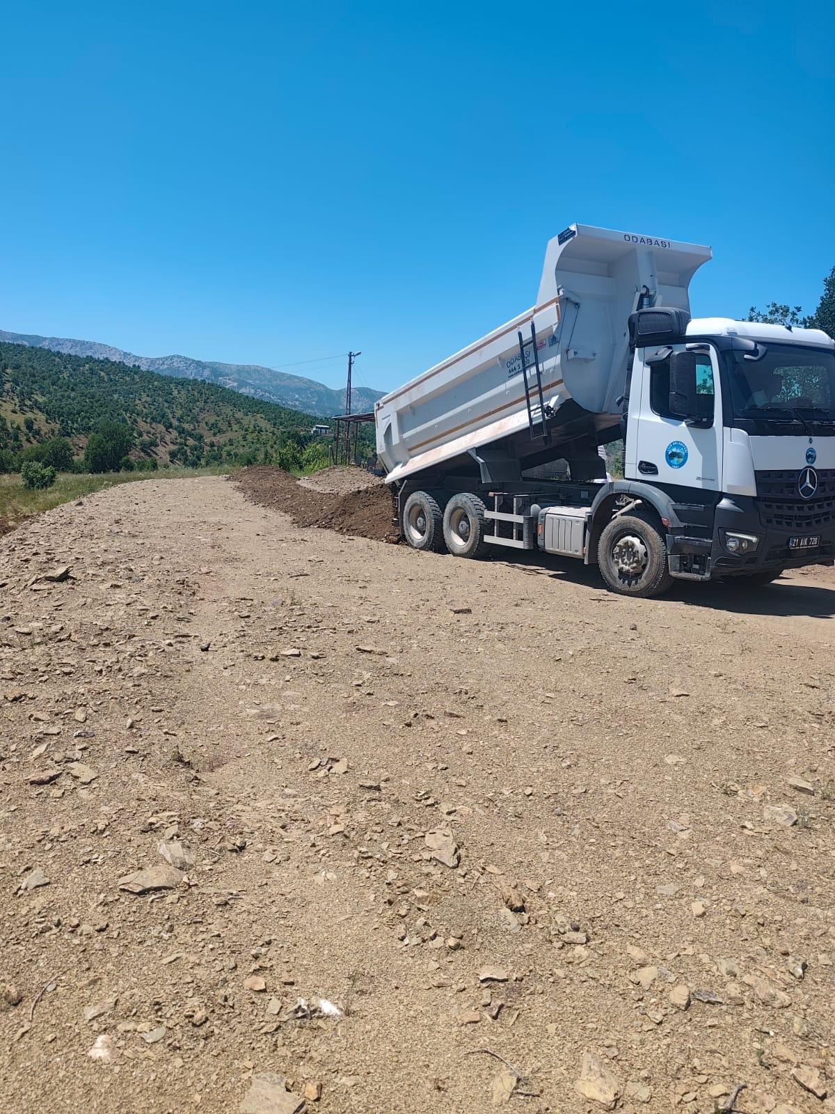 Yol Yapımına Devam